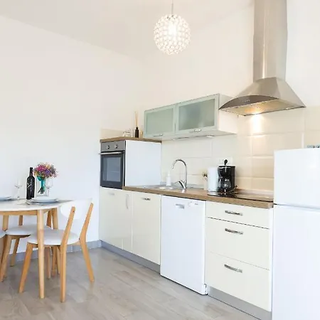 アパート Pavle's